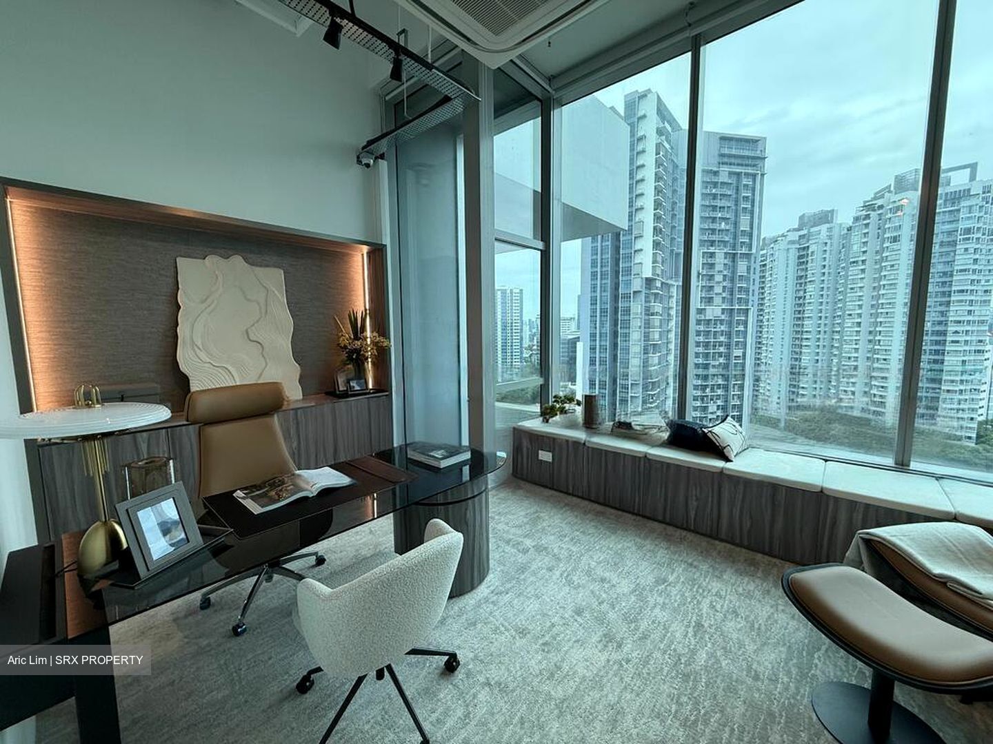 Arc 380 (D8), Office #451304591